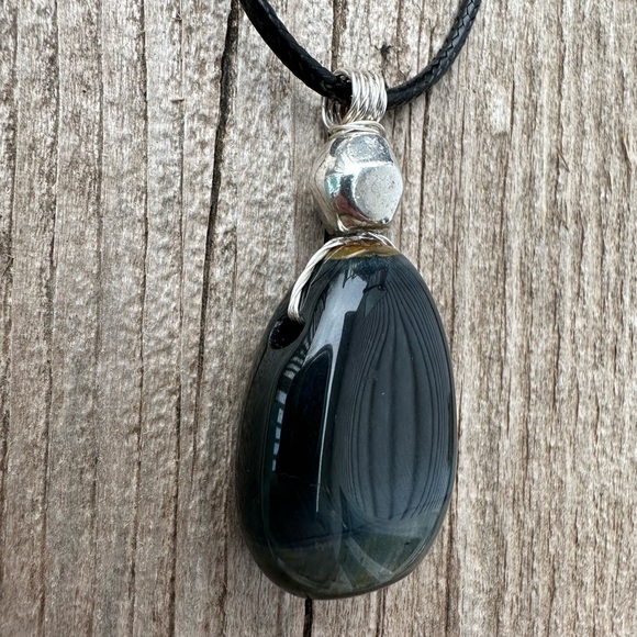 Blue Tiger Eye (Hawk Eye) for Connection to Sun and Earth Energies & Protection - Picture 6 of 8